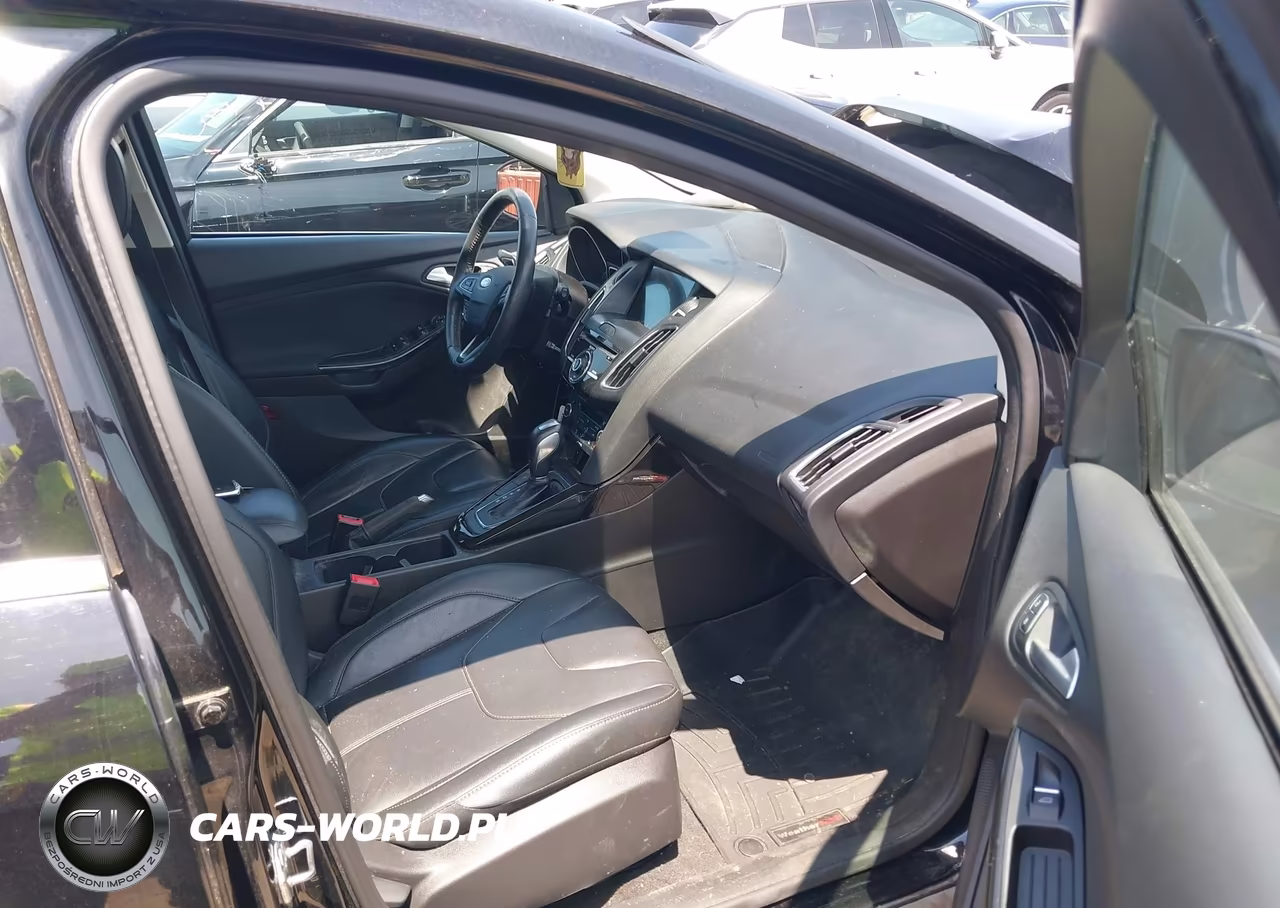 2017 Ford Focus Titanium VIN:1FADP3N22HL324821 - 5