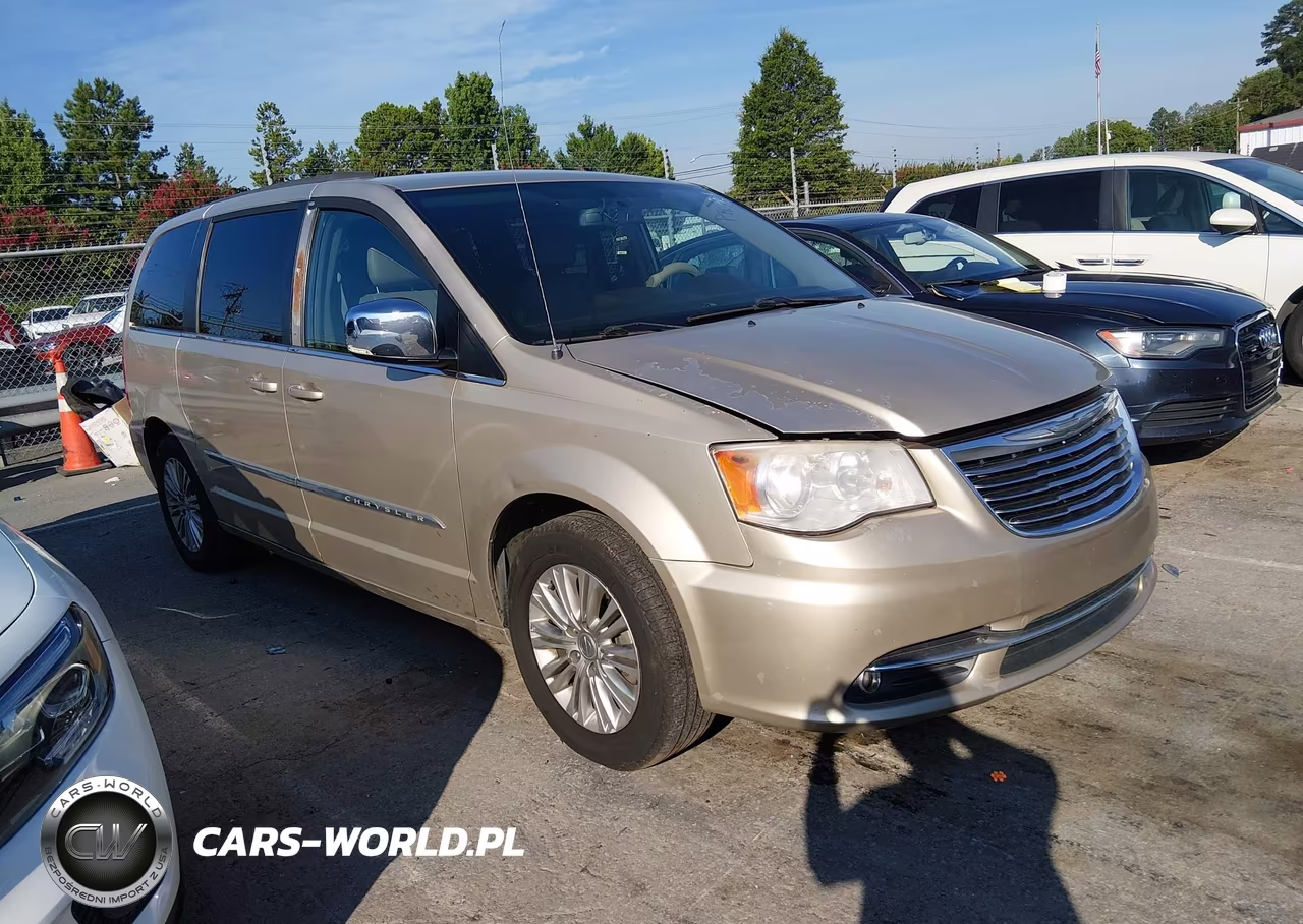 2015 Chrysler Town & Country Touring-L – zdjęcie 1 z 17