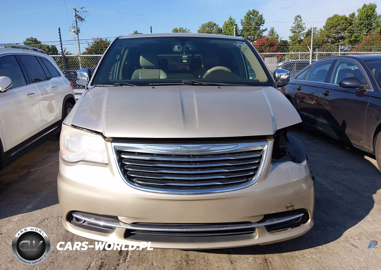 2015 Chrysler Town & Country Touring-L VIN:2C4RC1CG2FR646619 - 13