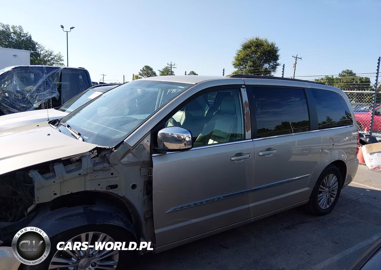 2015 Chrysler Town & Country Touring-L VIN:2C4RC1CG2FR646619 - 15