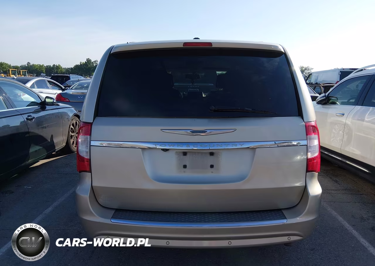 2015 Chrysler Town & Country Touring-L VIN:2C4RC1CG2FR646619 - 17