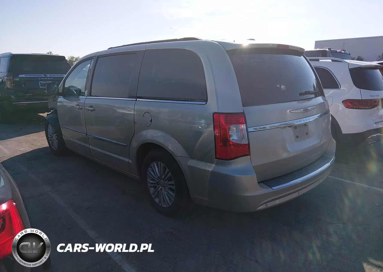 2015 Chrysler Town & Country Touring-L VIN:2C4RC1CG2FR646619 - 3