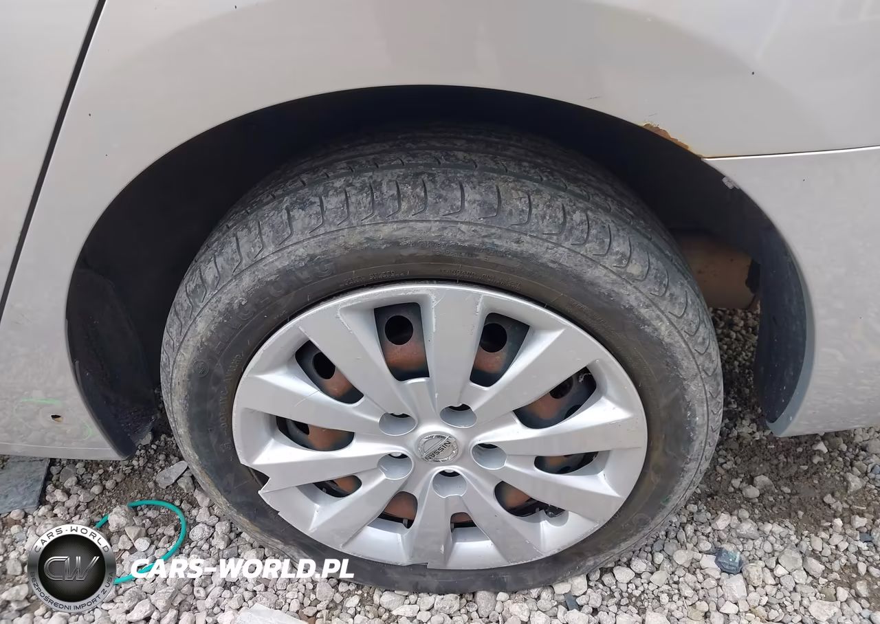 2015 Nissan Sentra Fe+ S-S-Sl-Sr-Sv VIN:3N1AB7AP1FY358230 - 13