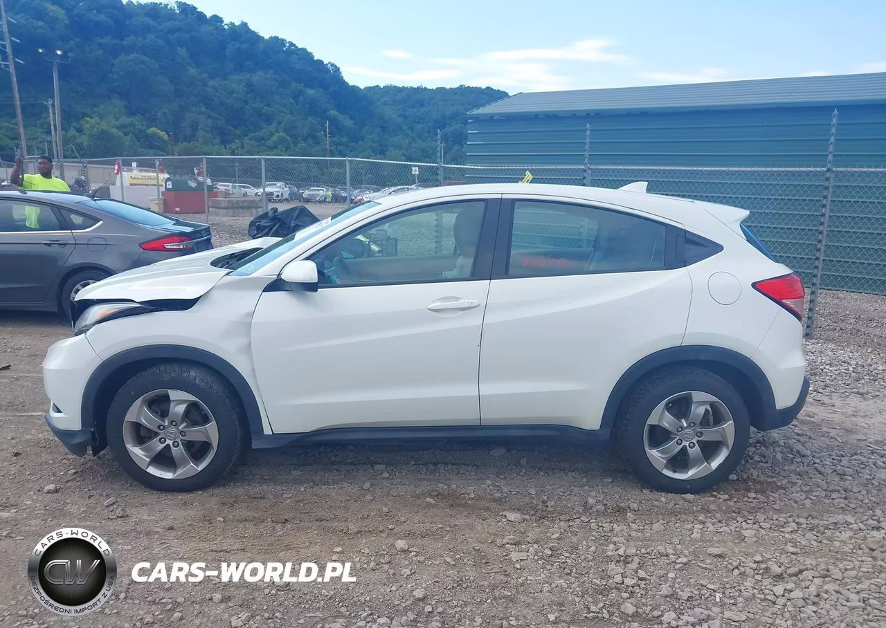 2018 Honda Hr-V Lx VIN:3CZRU6H35JM722828 - 14