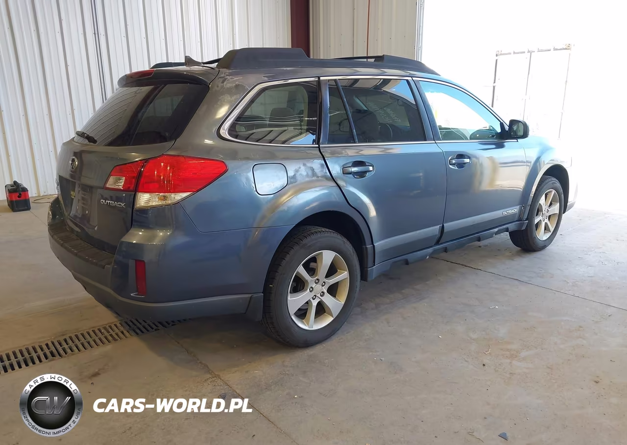 2014 Subaru Outback 2.5I Premium VIN:4S4BRCCC7E3252657 - 4