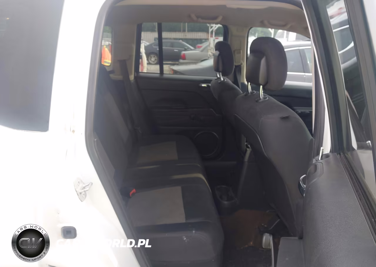 2014 Jeep Compass Sport VIN:1C4NJCBB8ED772555 - 8