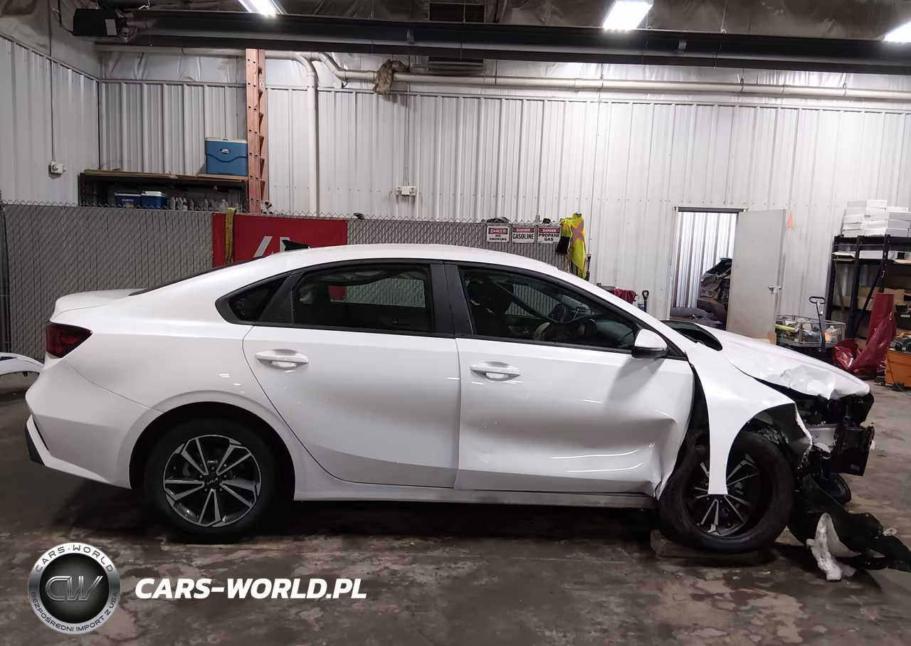 2023 Kia Forte Lxs VIN:3KPF24AD8PE687257 - 14