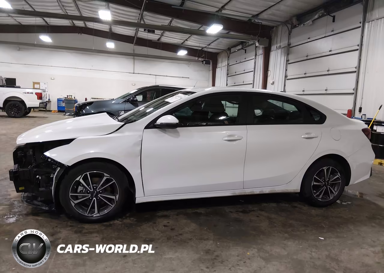 2023 Kia Forte Lxs VIN:3KPF24AD8PE687257 - 15