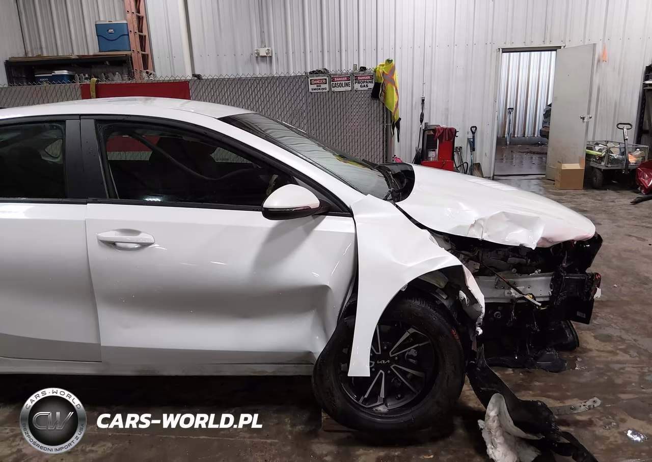 2023 Kia Forte Lxs VIN:3KPF24AD8PE687257 - 18