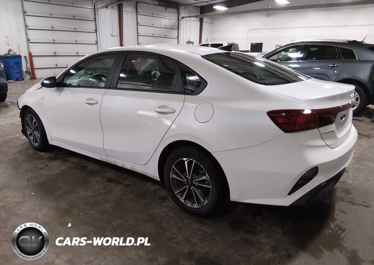 2023 Kia Forte Lxs VIN:3KPF24AD8PE687257 - 3