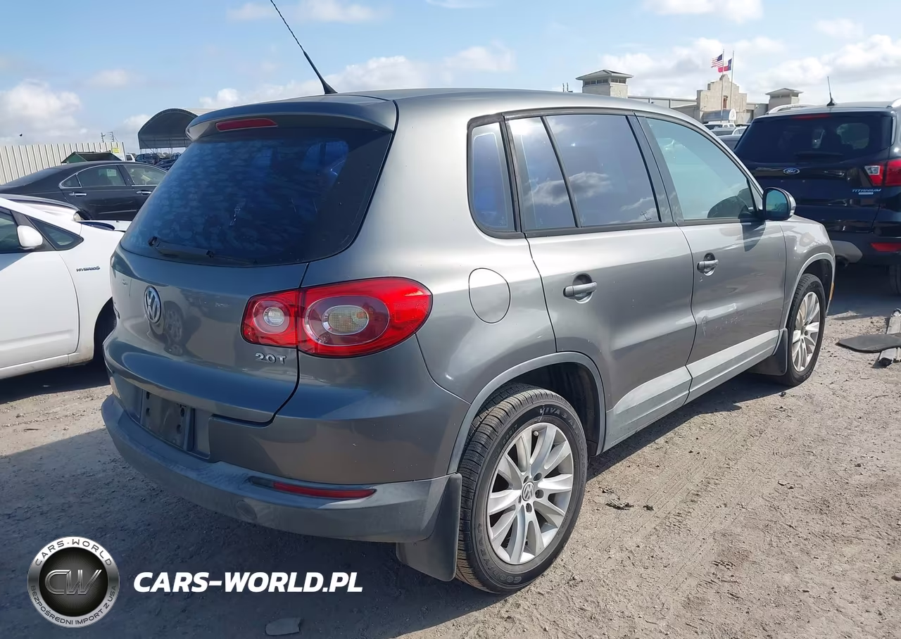 2010 Volkswagen Tiguan S VIN:WVGAV7AX1AW514508 - 4