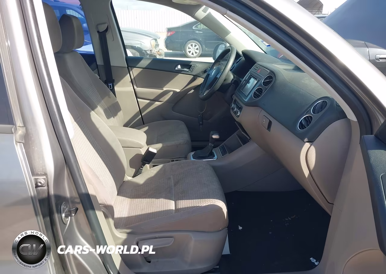 2010 Volkswagen Tiguan S VIN:WVGAV7AX1AW514508 - 5