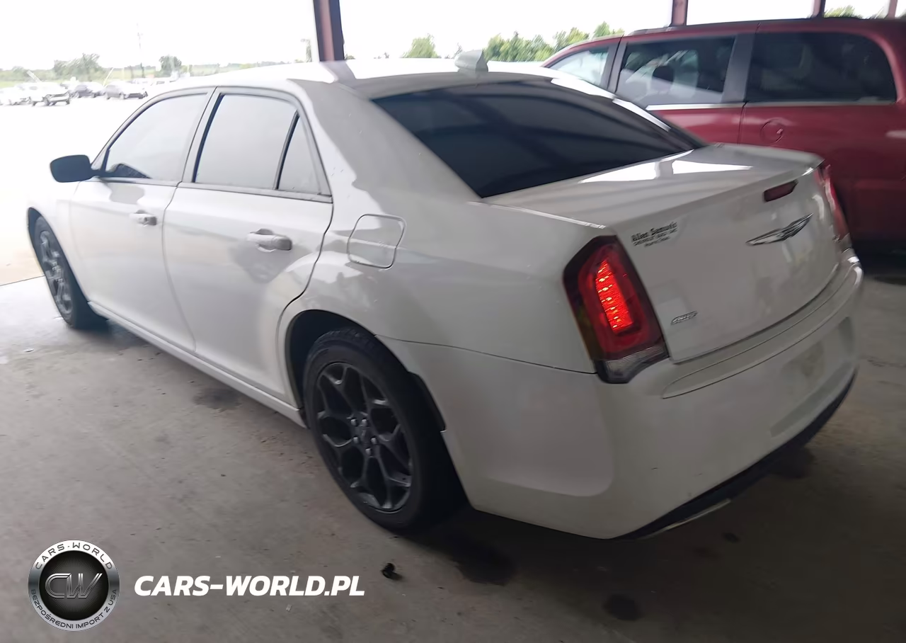 2019 Chrysler 300 300S Awd VIN:2C3CCAGG1KH648558 - 3
