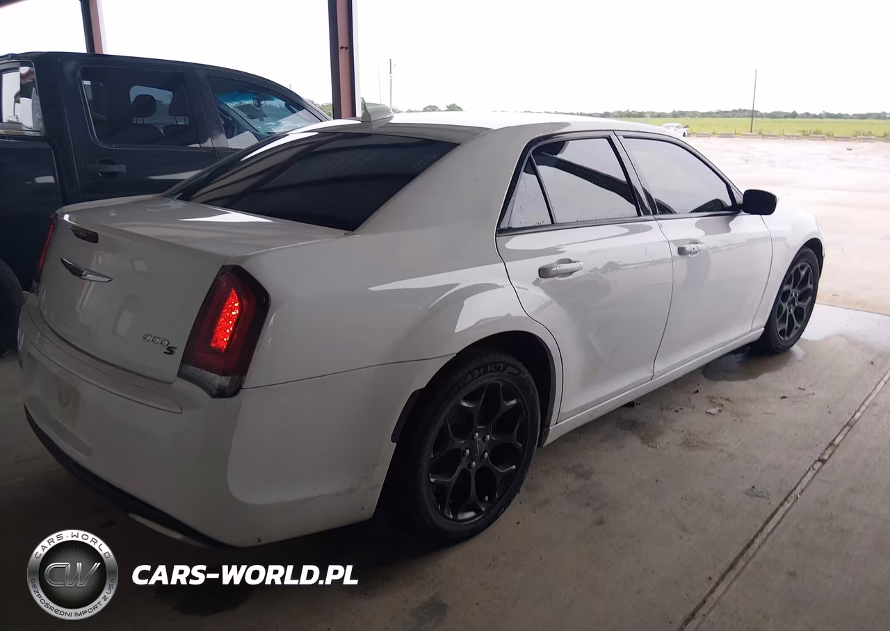 2019 Chrysler 300 300S Awd VIN:2C3CCAGG1KH648558 - 4