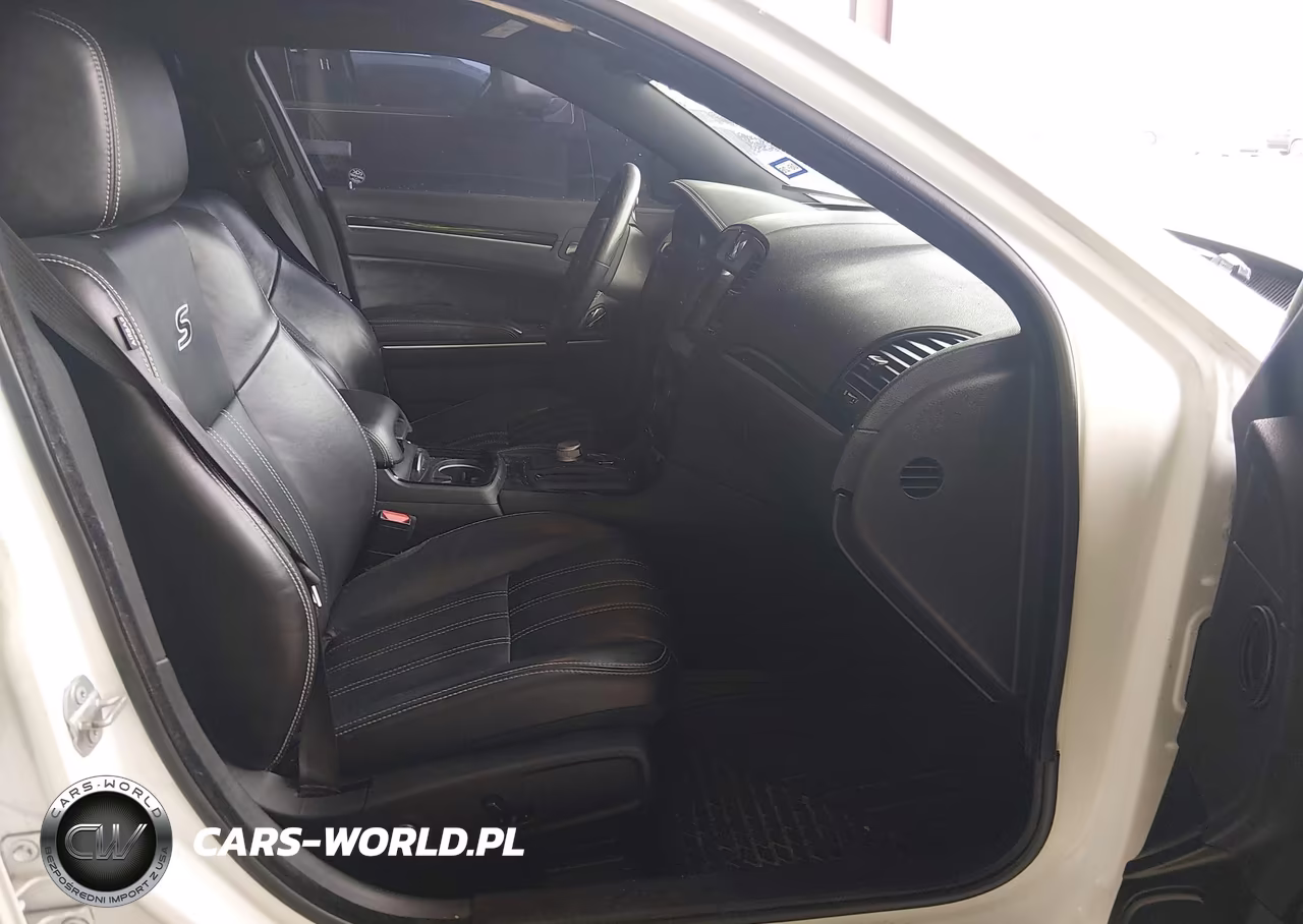 2019 Chrysler 300 300S Awd VIN:2C3CCAGG1KH648558 - 5