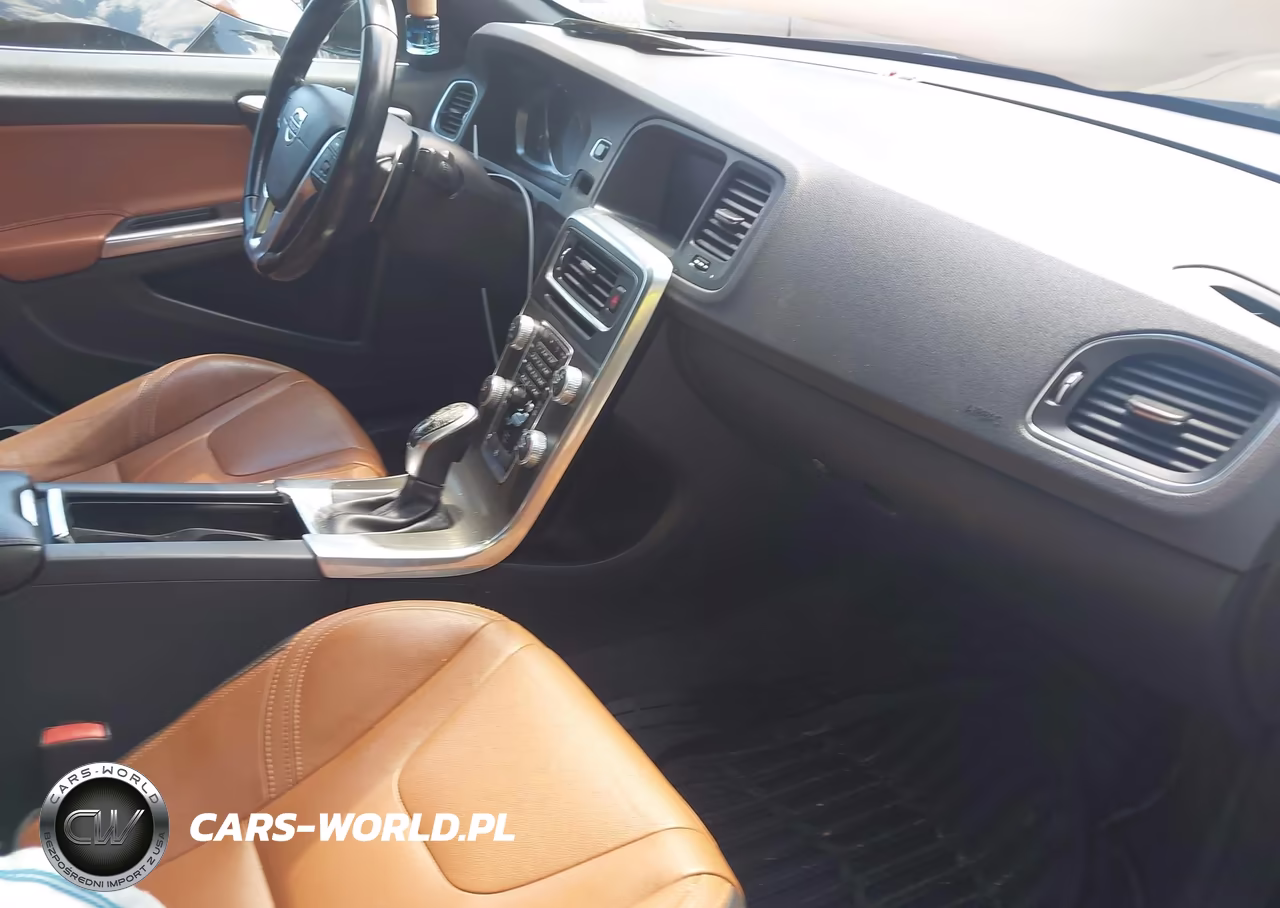 2016 Volvo S60 T6 Drive-E VIN:YV149MFK7G2390286 - 5