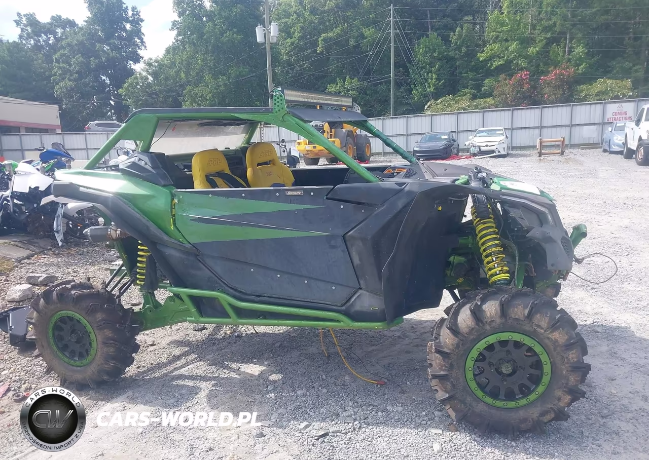 2018 Can-Am Maverick X3 X Mr Turbo R VIN:3JBVWAW28JK000232 - 11