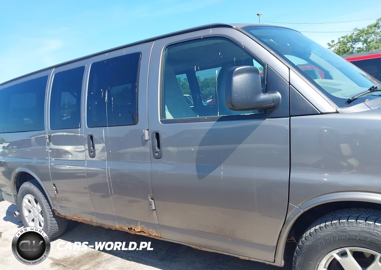 2011 GMC Savana 1500 Lt VIN:1GKS7CF4XB1111981 - 13