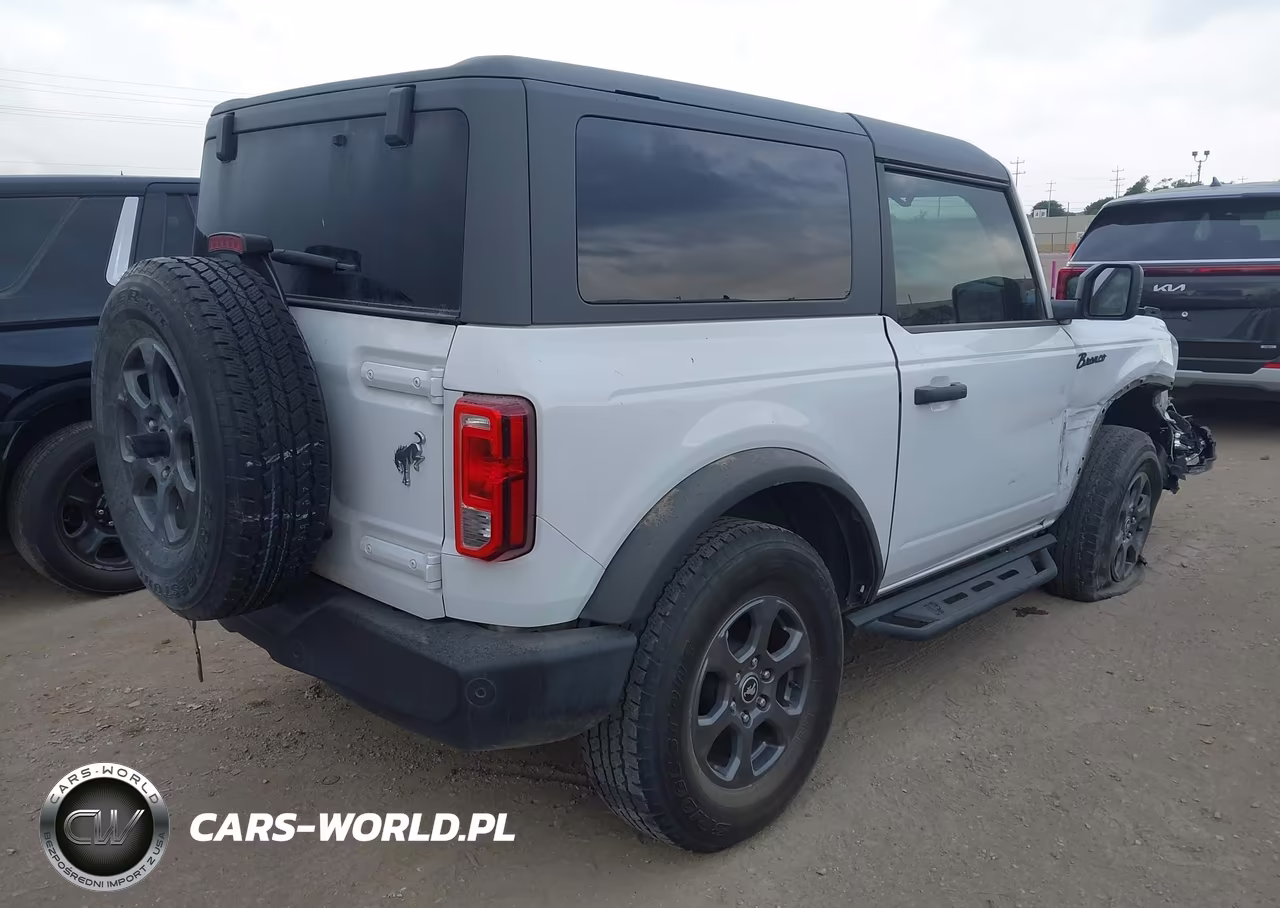 2023 Ford Bronco Big Bend-Black Diamond-Outer Banks VIN:1FMDE5AP6PLB69942 - 4