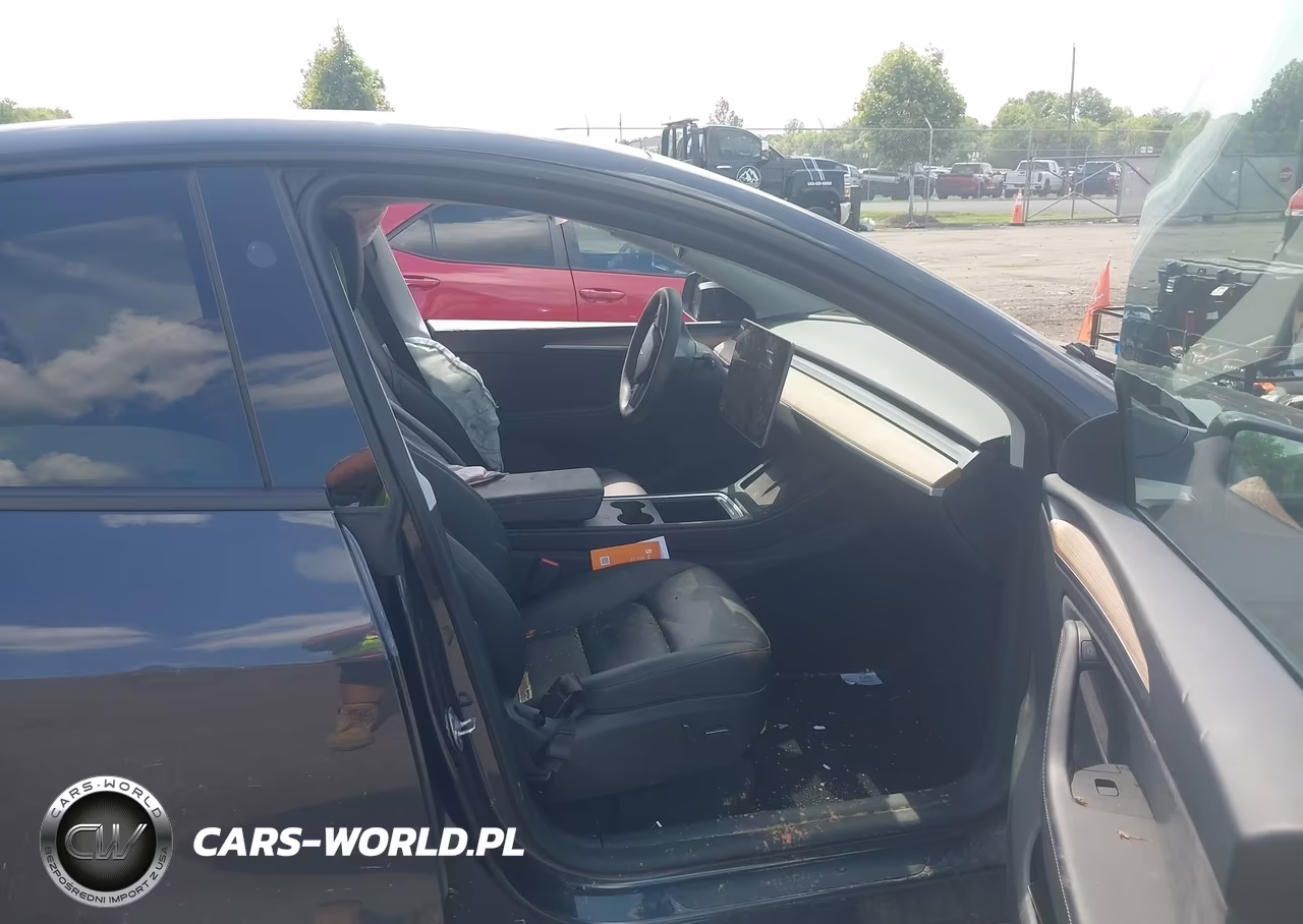 2024 Tesla Model Y Long Range Dual Motor All-Wheel Drive VIN:7SAYGDEE9RA304551 - 5