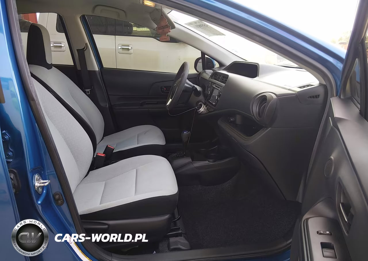 2016 Toyota Prius C One VIN:JTDKDTB3XG1121595 - 5