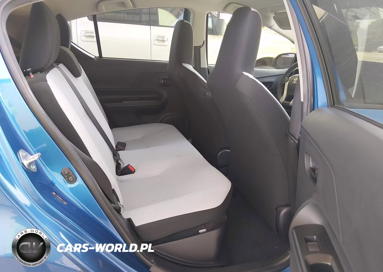 2016 Toyota Prius C One VIN:JTDKDTB3XG1121595 - 8