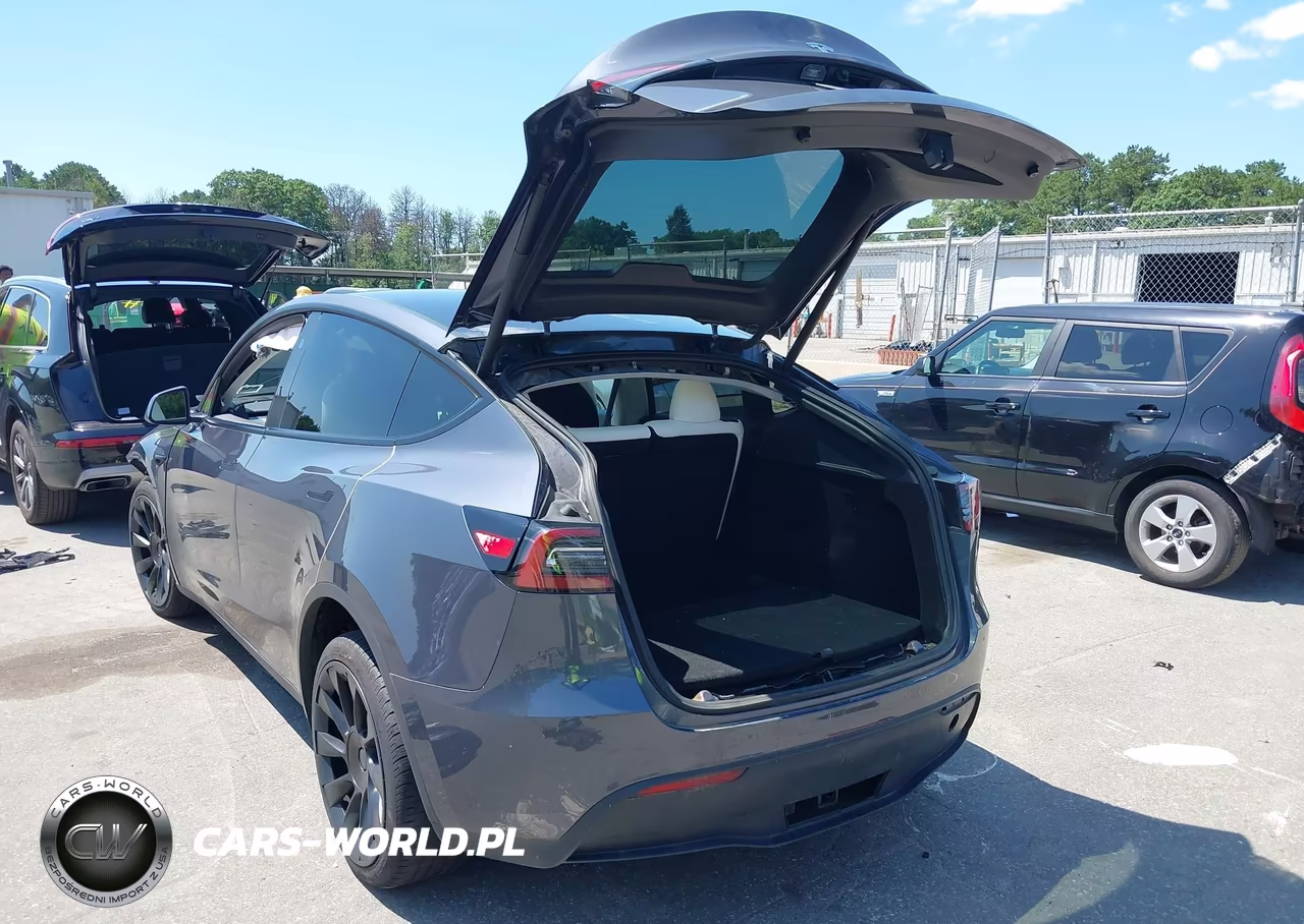 2023 Tesla Model Y Awd-Long Range Dual Motor All-Wheel Drive VIN:7SAYGDEE8PF861418 - 3