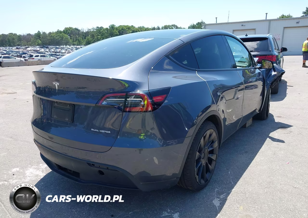 2023 Tesla Model Y Awd-Long Range Dual Motor All-Wheel Drive VIN:7SAYGDEE8PF861418 - 4