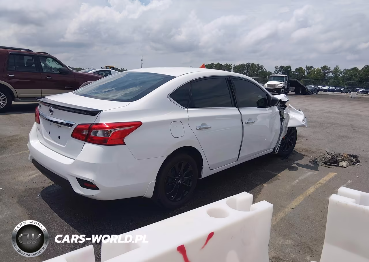2018 Nissan Sentra S VIN:3N1AB7AP0JY330993 - 4
