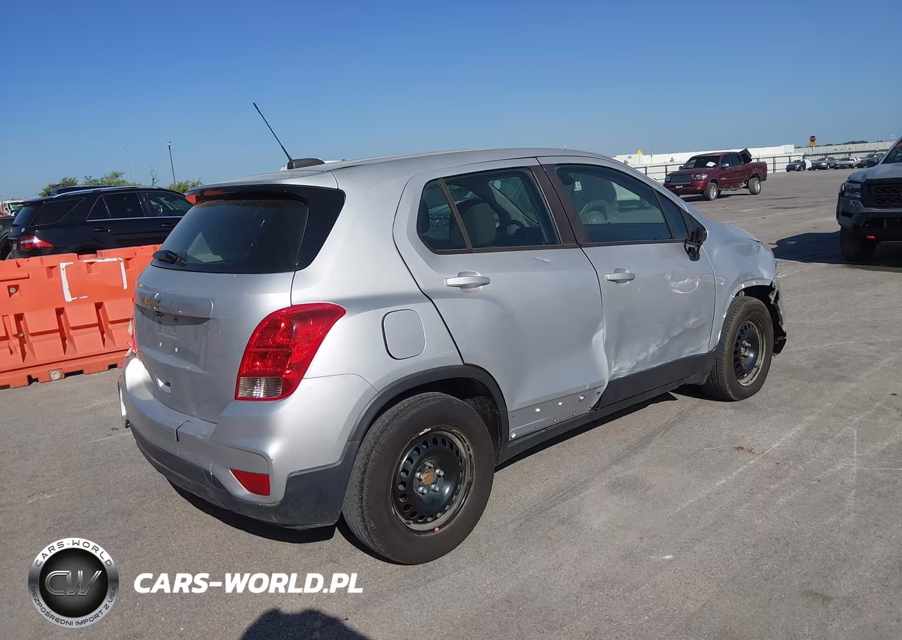 2018 Chevrolet Trax Ls VIN:3GNCJKSB1JL217928 - 4