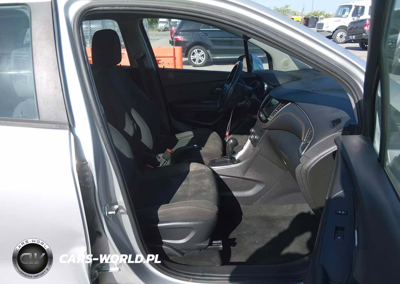 2018 Chevrolet Trax Ls VIN:3GNCJKSB1JL217928 - 5