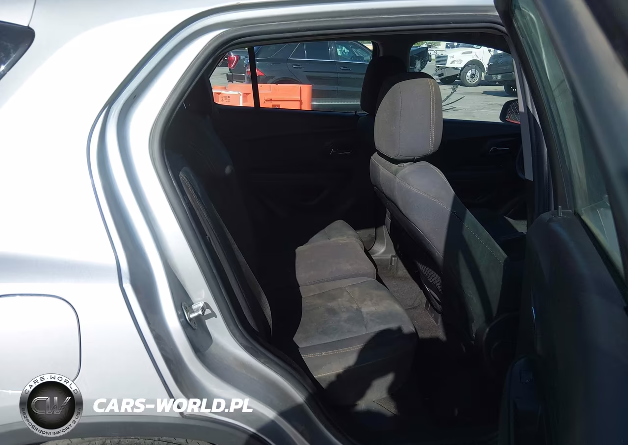 2018 Chevrolet Trax Ls VIN:3GNCJKSB1JL217928 - 8