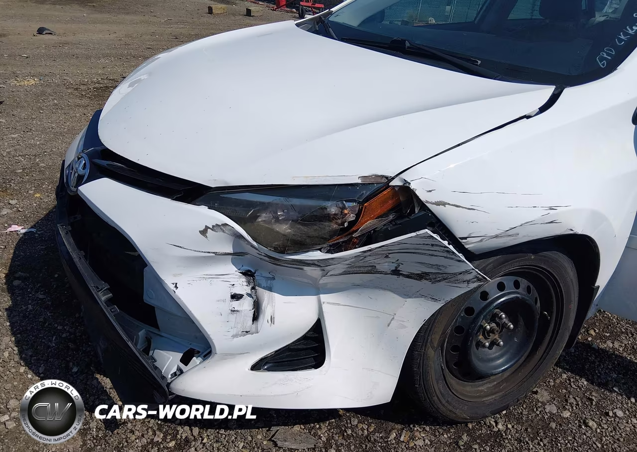 2018 Toyota Corolla Le VIN:2T1BURHE3JC111764 - 6