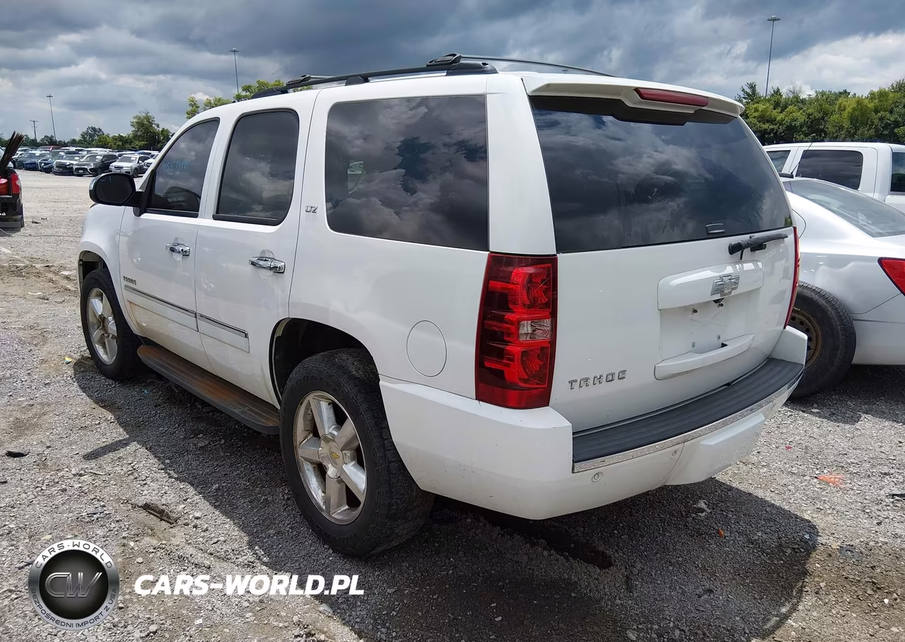 2010 Chevrolet Tahoe Ltz VIN:1GNUKCE03AR196333 - 3