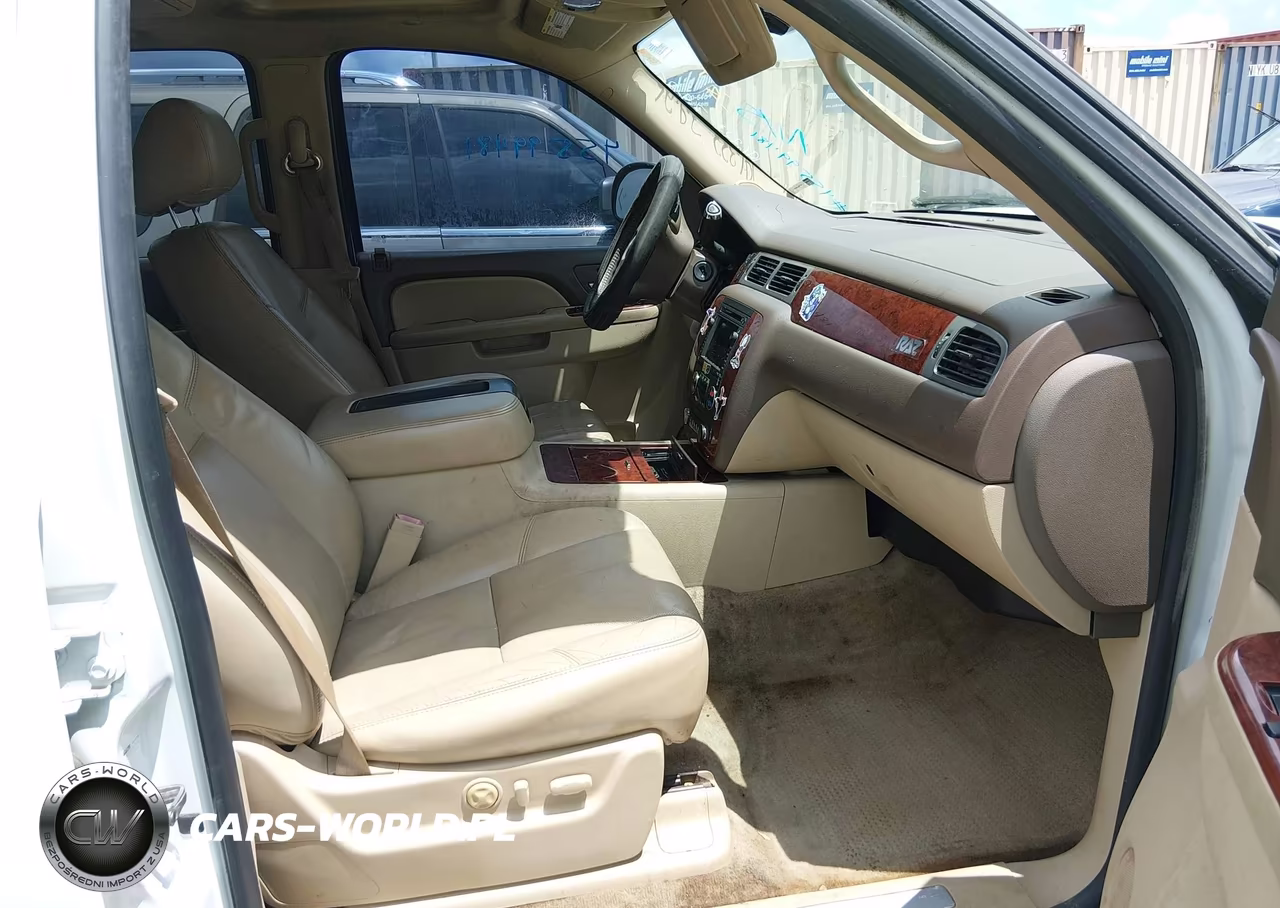 2010 Chevrolet Tahoe Ltz VIN:1GNUKCE03AR196333 - 5
