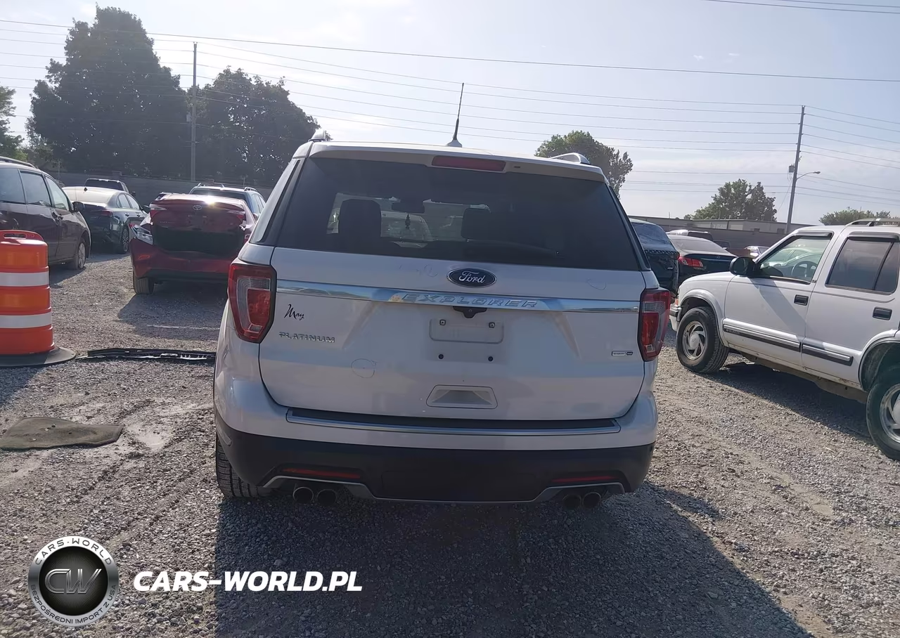 2018 Ford Explorer Platinum VIN:1FM5K8HT5JGC70908 - 16
