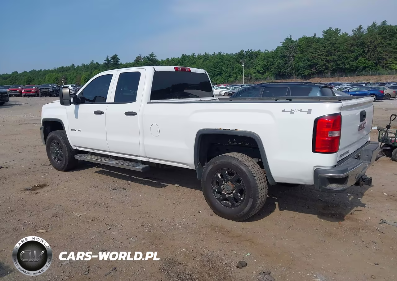 2015 GMC Sierra 2500Hd VIN:1GT22XE81FZ131792 - 3