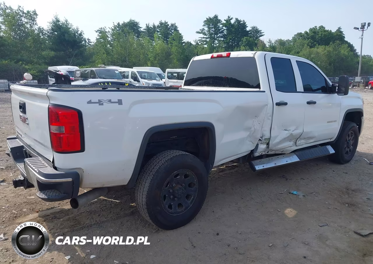 2015 GMC Sierra 2500Hd VIN:1GT22XE81FZ131792 - 4