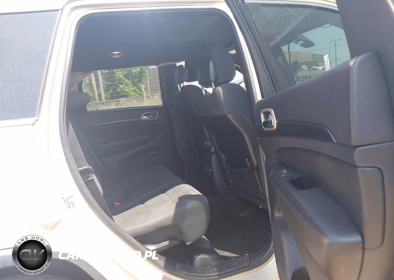 2014 Jeep Grand Cherokee Laredo VIN:1C4RJFAGXEC466270 - 8