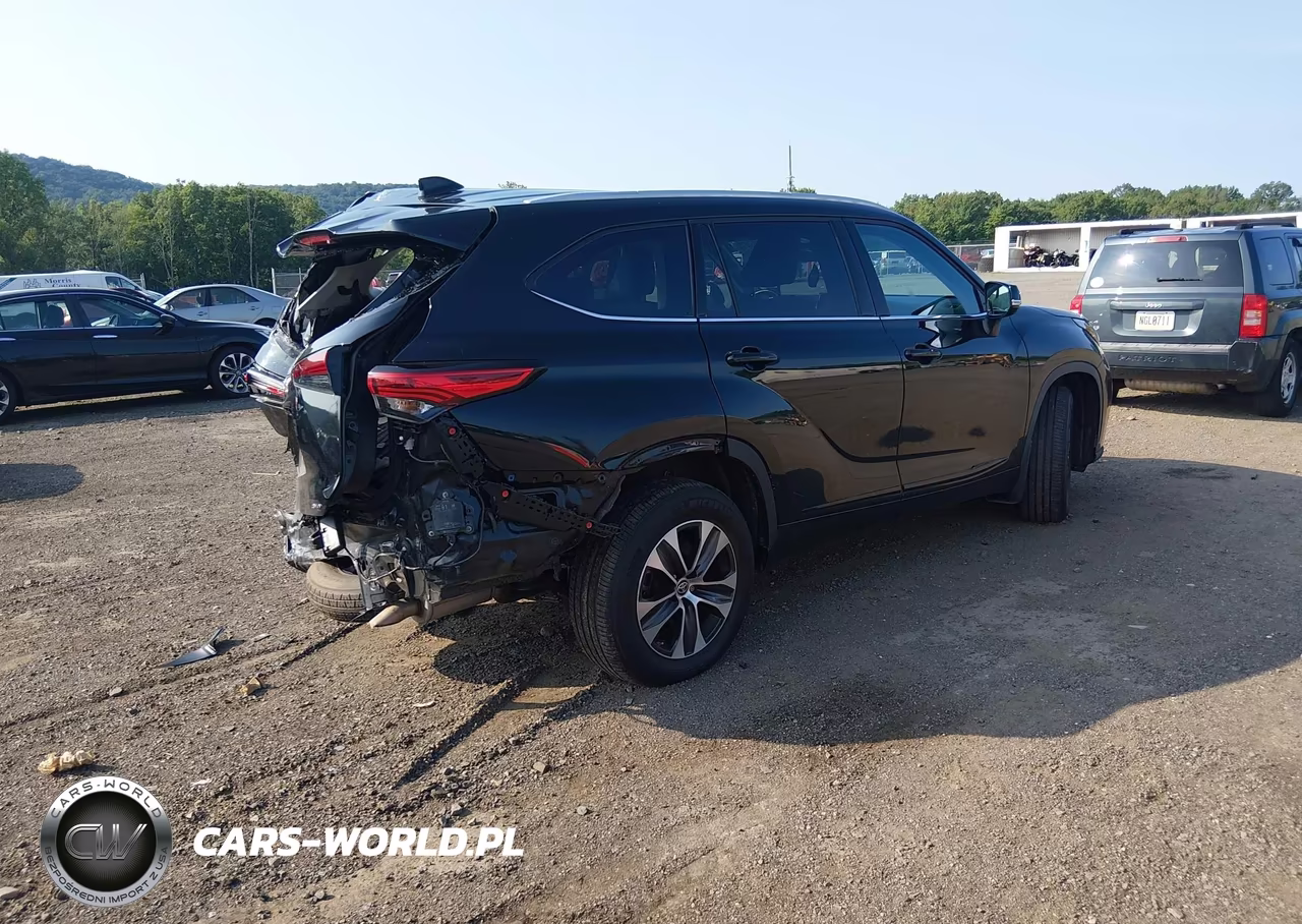 2022 Toyota Highlander Xle VIN:5TDGZRBH0NS241864 - 4