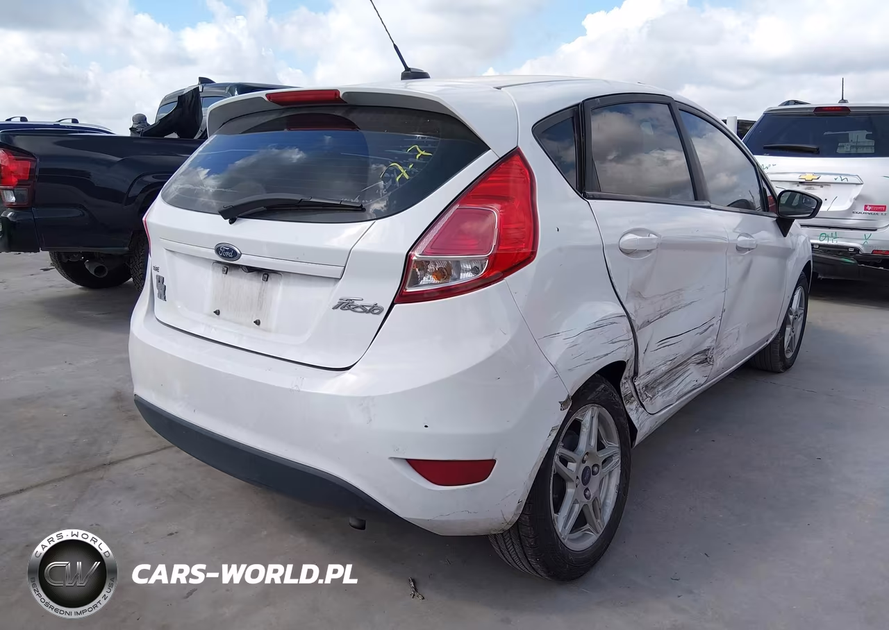 2018 Ford Fiesta Se VIN:3FADP4EJ3JM130266 - 4