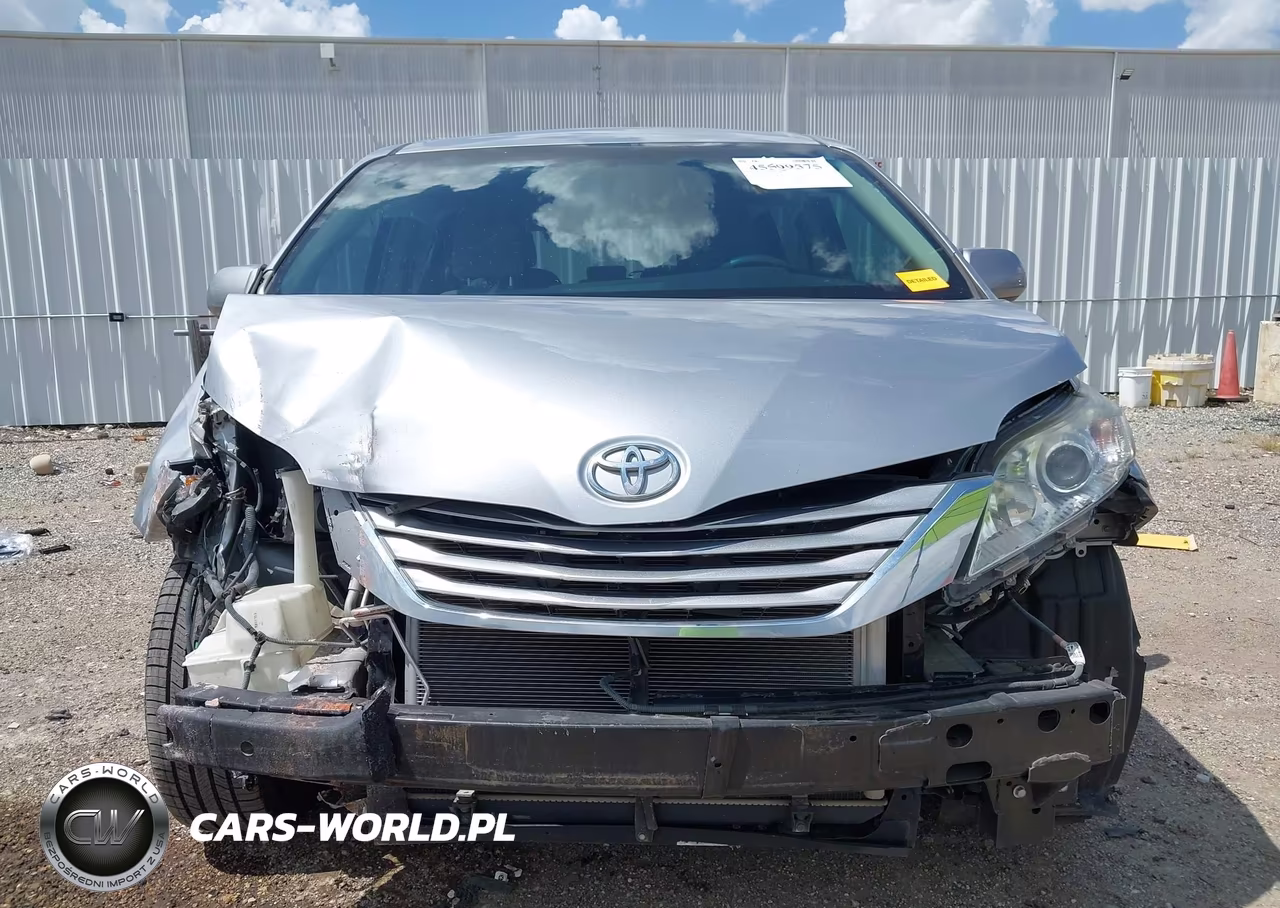 2015 Toyota Sienna Le 8 Passenger VIN:5TDKK3DC0FS680755 - 13