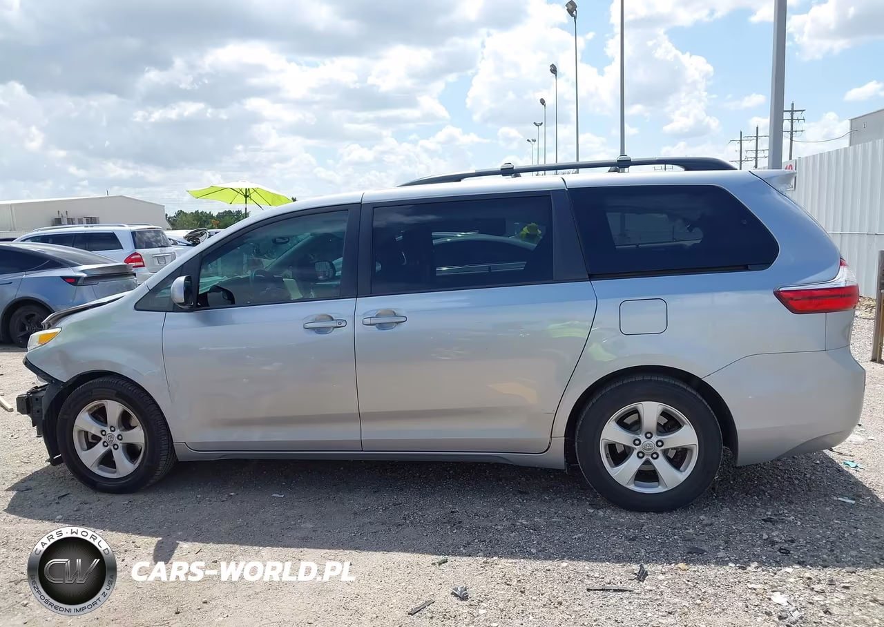 2015 Toyota Sienna Le 8 Passenger VIN:5TDKK3DC0FS680755 - 15