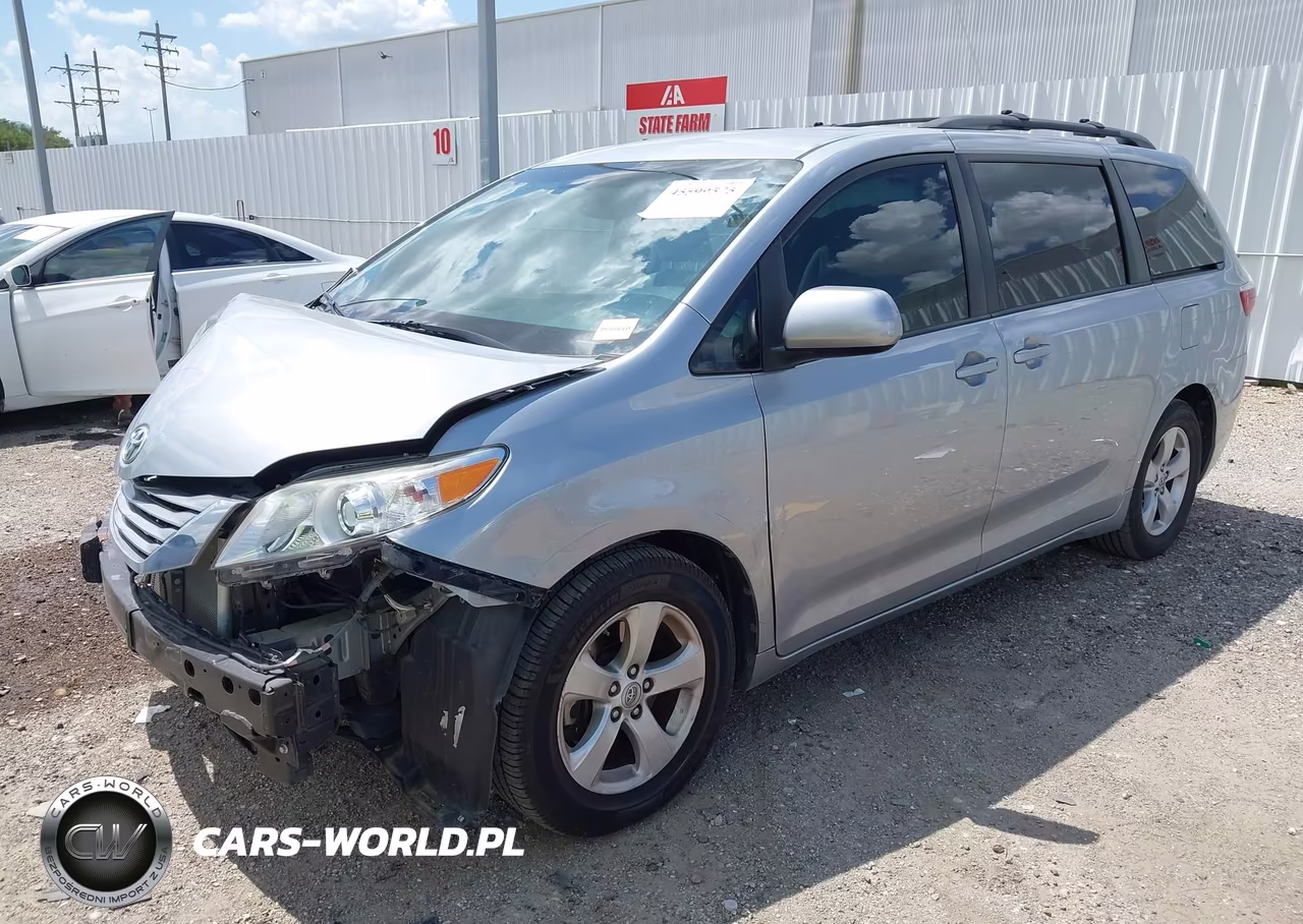 2015 Toyota Sienna Le 8 Passenger VIN:5TDKK3DC0FS680755 - 2