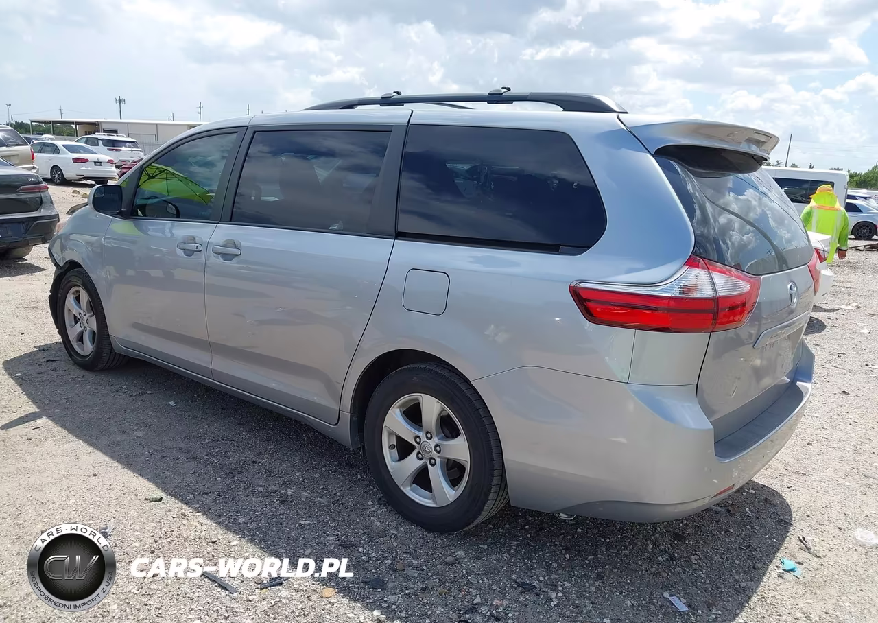 2015 Toyota Sienna Le 8 Passenger VIN:5TDKK3DC0FS680755 - 3