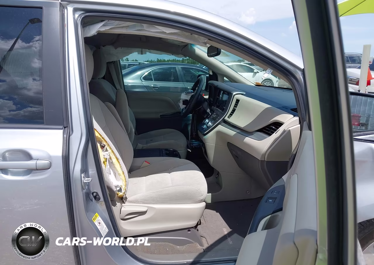 2015 Toyota Sienna Le 8 Passenger VIN:5TDKK3DC0FS680755 - 5