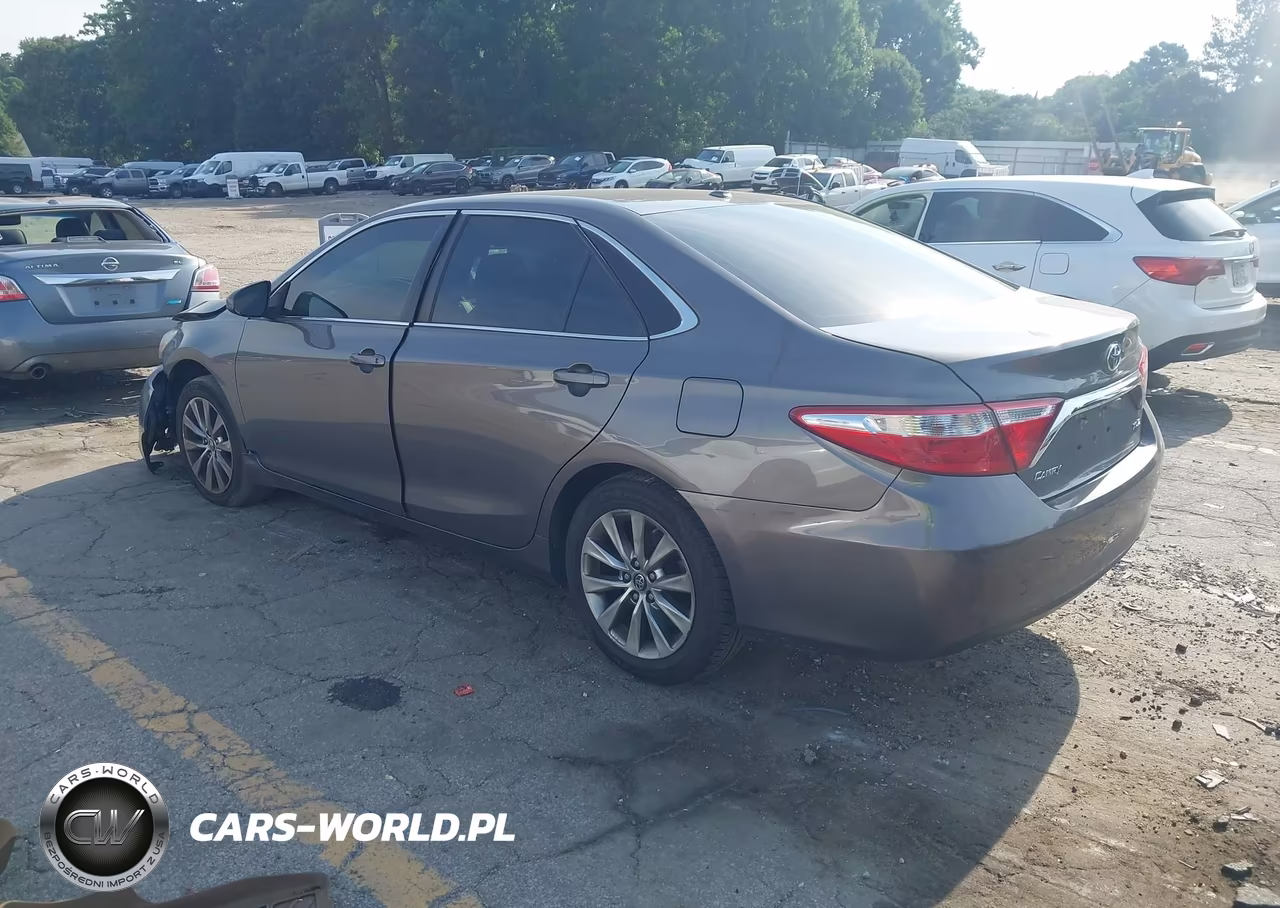2016 Toyota Camry Xle VIN:4T1BF1FK9GU581003 - 3