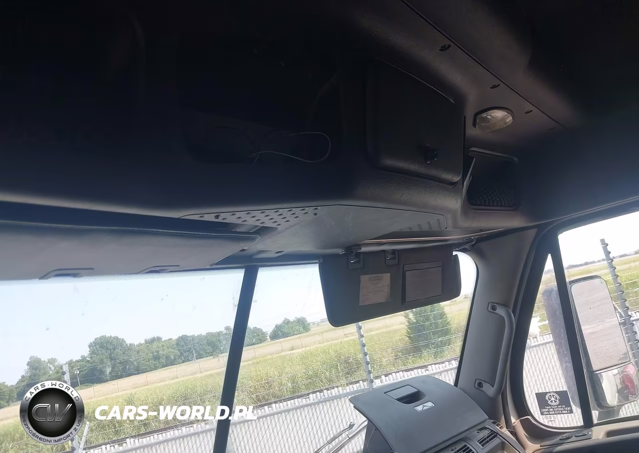 2015 Freightliner Cascadia 125 VIN:1FUJGLDV9FLGE9642 - 13