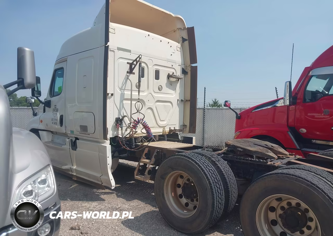 2015 Freightliner Cascadia 125 VIN:1FUJGLDV9FLGE9642 - 17