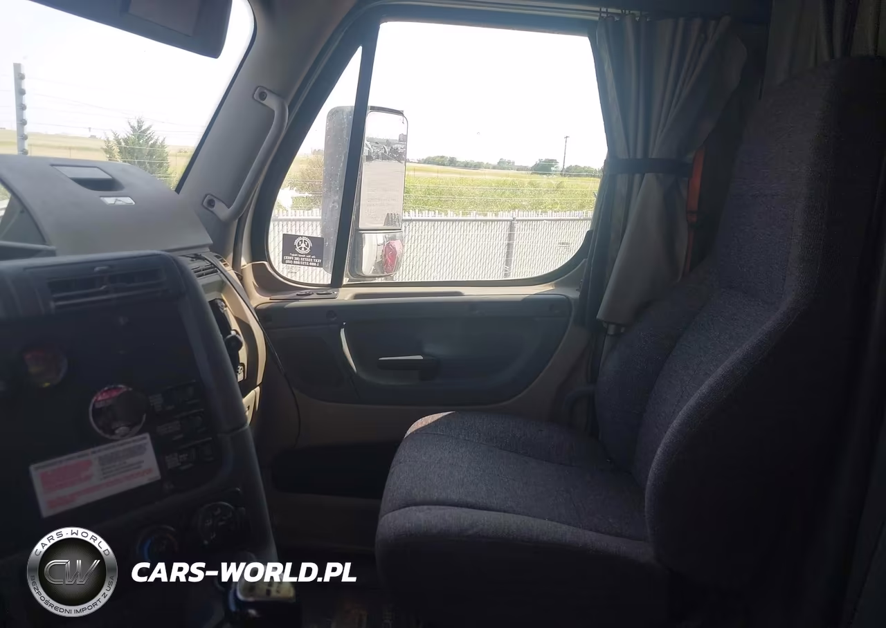 2015 Freightliner Cascadia 125 VIN:1FUJGLDV9FLGE9642 - 6